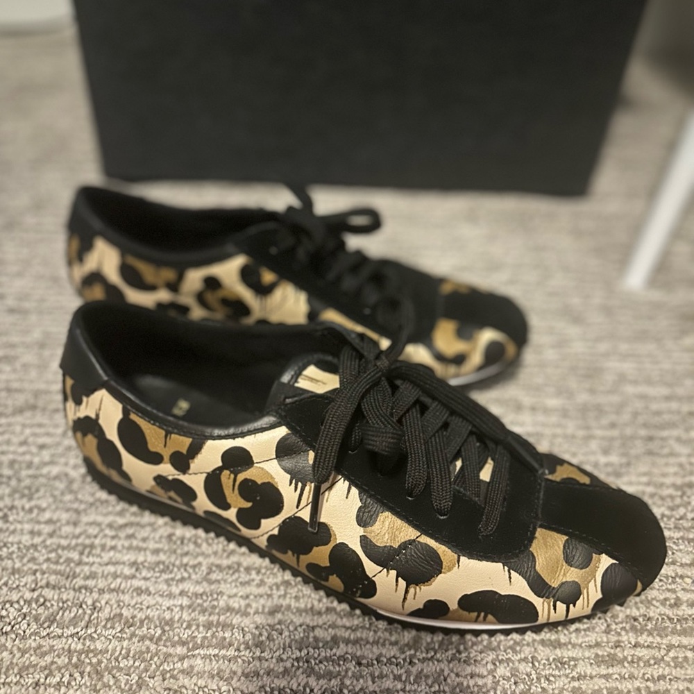 Size 8 Leopard print Coach sneaker shoes nearly new condition - Picture 2 of 6